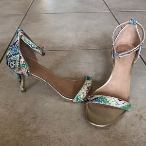 Halogen patterned ankle strap heel// size 9.5